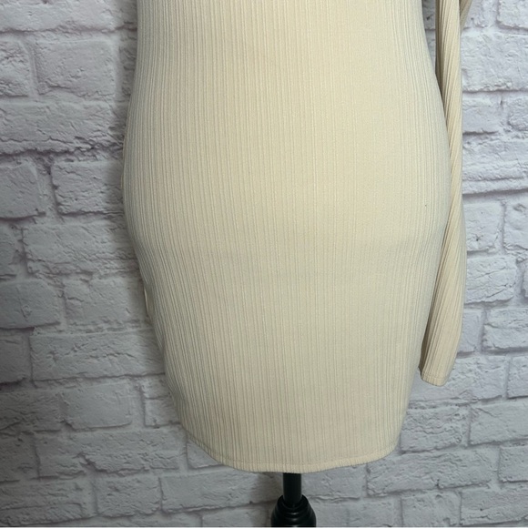 Revolve Not Yours To Keep Isabelle Mini Dress NWOT - Picture 6 of 14